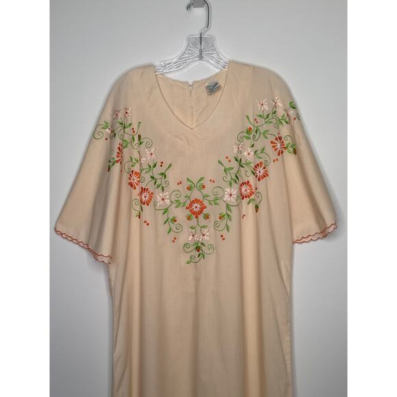 Vintage Leandra Embroidered Floral Caftan peach Dress flutter sleeves medium - Picture 5 of 16